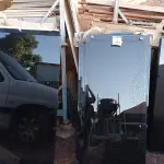 LOTE 341 - 01 LOTE COM DIVERSOS VIDROS 10MM FUMÊ TEMPERADO E JANELAS TIPO CORTINA. (NO ESTADO) ATENÇÃO! FAZER A VISITAÇÃO ANTES DE ARREMATAR, NÃO SABEMOS SE FUNCIONA. LEILÃO NÃO TEM GARANTIA E NEM DEVOLUÇÃO, SUJEITO A POSSÍVEIS AVARIAS VISÍVEIS/OCULTAS E/OU AUSÊNCIA DE COMPONENTES.