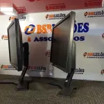 LOTE 108 - 02 MONITORES 19’’ COM BASE GIRATÓRIA MARCA DELL. (NO ESTADO) ATENÇÃO! FAZER A VISITAÇÃO ANTES DE ARREMATAR, NÃO SABEMOS SE FUNCIONA. LEILÃO NÃO TEM GARANTIA E NEM DEVOLUÇÃO, SUJEITO A POSSÍVEIS AVARIAS VISÍVEIS/OCULTAS E/OU AUSÊNCIA DE COMPONENTES.