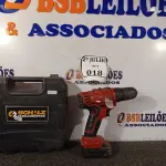LOTE 018 - 01 PARAFUSADEIRA MARCA SCHUZ COM BATERIA. (NO ESTADO) ATENÇÃO! FAZER A VISITAÇÃO ANTES DE ARREMATAR, NÃO SABEMOS SE FUNCIONA. LEILÃO NÃO TEM GARANTIA E NEM DEVOLUÇÃO, SUJEITO A POSSÍVEIS AVARIAS VISÍVEIS/OCULTAS E/OU AUSÊNCIA DE COMPONENTES.