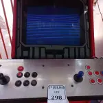 LOTE 298 - 01 MÁQUINA DE JOGOS FLIPERAMA. (NO ESTADO) ATENÇÃO! FAZER A VISITAÇÃO ANTES DE ARREMATAR, NÃO SABEMOS SE FUNCIONA. LEILÃO NÃO TEM GARANTIA E NEM DEVOLUÇÃO, SUJEITO A POSSÍVEIS AVARIAS VISÍVEIS/OCULTAS E/OU AUSÊNCIA DE COMPONENTES.