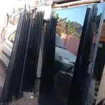LOTE 341 - 01 LOTE COM DIVERSOS VIDROS 10MM FUMÊ TEMPERADO E JANELAS TIPO CORTINA. (NO ESTADO) ATENÇÃO! FAZER A VISITAÇÃO ANTES DE ARREMATAR, NÃO SABEMOS SE FUNCIONA. LEILÃO NÃO TEM GARANTIA E NEM DEVOLUÇÃO, SUJEITO A POSSÍVEIS AVARIAS VISÍVEIS/OCULTAS E/OU AUSÊNCIA DE COMPONENTES.