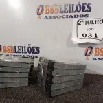 LOTE 031 - 10 HDS  COM GAVETA PARA SERVIDOR. (NO ESTADO) ATENÇÃO! FAZER A VISITAÇÃO ANTES DE ARREMATAR, NÃO SABEMOS SE FUNCIONA. LEILÃO NÃO TEM GARANTIA E NEM DEVOLUÇÃO, SUJEITO A POSSÍVEIS AVARIAS VISÍVEIS/OCULTAS E/OU AUSÊNCIA DE COMPONENTES.
