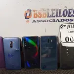 LOTE 009 - 05 APARELHOS CELULARES MARCAS E MODELOS DIVERSOS COM AVARIAS. (NO ESTADO) ATENÇÃO! FAZER A VISITAÇÃO ANTES DE ARREMATAR, NÃO SABEMOS SE FUNCIONA. LEILÃO NÃO TEM GARANTIA E NEM DEVOLUÇÃO, SUJEITO A POSSÍVEIS AVARIAS VISÍVEIS/OCULTAS E/OU AUSÊNCIA DE COMPONENTES.