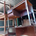 LOTE 306 - 01 LOTE COM 06 MESAS DIVERSAS E 01 ARMÁRIO BRANCO. (NO ESTADO) ATENÇÃO! FAZER A VISITAÇÃO ANTES DE ARREMATAR, NÃO SABEMOS SE FUNCIONA. LEILÃO NÃO TEM GARANTIA E NEM DEVOLUÇÃO, SUJEITO A POSSÍVEIS AVARIAS VISÍVEIS/OCULTAS E/OU AUSÊNCIA DE COMPONENTES.