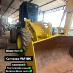 LOTE 332 - 01 PÁ CARREGADEIRA KOMATSU WA180, ANO 2004, TRANSMISSÃO NOVA, BOMBA E BICOS NOVA, BOMBA HIDRÁULICA REVISADA, FREIOS REVISADO, CABINE COM AR-CONDICINADO (NO ESTADO) (RETIRADA EM GOIÂNIA -GO) (VISTORIA AGENDAR 61 98153-0503 JÚNIOR)