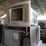 LOTE 239 - 02 SUCATAS DE CONDICIONADORA DE AR. (NO ESTADO) ATENÇÃO! FAZER A VISITAÇÃO ANTES DE ARREMATAR, NÃO SABEMOS SE FUNCIONA. LEILÃO NÃO TEM GARANTIA E NEM DEVOLUÇÃO, SUJEITO A POSSÍVEIS AVARIAS VISÍVEIS/OCULTAS E/OU AUSÊNCIA DE COMPONENTES.