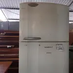 LOTE 292 - 01 GELADEIRA AIR FLOW SYSTEM DC45 MARCA ELECTROLUX 220V. (NO ESTADO) ATENÇÃO! FAZER A VISITAÇÃO ANTES DE ARREMATAR, NÃO SABEMOS SE FUNCIONA. LEILÃO NÃO TEM GARANTIA E NEM DEVOLUÇÃO, SUJEITO A POSSÍVEIS AVARIAS VISÍVEIS/OCULTAS E/OU AUSÊNCIA DE COMPONENTES.