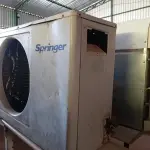 LOTE 236 - 01 SUCATA DE AR-CONDICIONADO. (NO ESTADO) ATENÇÃO! FAZER A VISITAÇÃO ANTES DE ARREMATAR, NÃO SABEMOS SE FUNCIONA. LEILÃO NÃO TEM GARANTIA E NEM DEVOLUÇÃO, SUJEITO A POSSÍVEIS AVARIAS VISÍVEIS/OCULTAS E/OU AUSÊNCIA DE COMPONENTES.