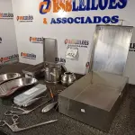 LOTE 032 - 01 LOTE COM MATERIAIS ODONTOLÓGICOS DIVERSOS . (NO ESTADO) ATENÇÃO! FAZER A VISITAÇÃO ANTES DE ARREMATAR, NÃO SABEMOS SE FUNCIONA. LEILÃO NÃO TEM GARANTIA E NEM DEVOLUÇÃO, SUJEITO A POSSÍVEIS AVARIAS VISÍVEIS/OCULTAS E/OU AUSÊNCIA DE COMPONENTES.