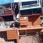 LOTE 310 - 07 MESAS DIVERSAS. (NO ESTADO) ATENÇÃO! FAZER A VISITAÇÃO ANTES DE ARREMATAR, NÃO SABEMOS SE FUNCIONA. LEILÃO NÃO TEM GARANTIA E NEM DEVOLUÇÃO, SUJEITO A POSSÍVEIS AVARIAS VISÍVEIS/OCULTAS E/OU AUSÊNCIA DE COMPONENTES.