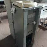 LOTE 201 - 01 BEBEDOUROS PARA GARRAFÃO. (NO ESTADO) ATENÇÃO! FAZER A VISITAÇÃO ANTES DE ARREMATAR, NÃO SABEMOS SE FUNCIONA. LEILÃO NÃO TEM GARANTIA E NEM DEVOLUÇÃO, SUJEITO A POSSÍVEIS AVARIAS VISÍVEIS/OCULTAS E/OU AUSÊNCIA DE COMPONENTES.