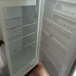 LOTE 211 - 01 REFRIGERADOR R34 ELECTROLUX/PROSDÓCIMO. (LIGANDO)(NO ESTADO) ATENÇÃO! FAZER A VISITAÇÃO ANTES DE ARREMATAR, NÃO SABEMOS SE FUNCIONA. LEILÃO NÃO TEM GARANTIA E NEM DEVOLUÇÃO, SUJEITO A POSSÍVEIS AVARIAS VISÍVEIS/OCULTAS E/OU AUSÊNCIA DE COMPONENTES.