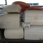 LOTE 070 - 05 DISPENSES E 03 TAMPAS DE VASO SANITÁRIO. (NO ESTADO) ATENÇÃO! FAZER A VISITAÇÃO ANTES DE ARREMATAR, NÃO SABEMOS SE FUNCIONA. LEILÃO NÃO TEM GARANTIA E NEM DEVOLUÇÃO, SUJEITO A POSSÍVEIS AVARIAS VISÍVEIS/OCULTAS E/OU AUSÊNCIA DE COMPONENTES.