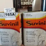 LOTE 165 - 02 LATAS DE MASSA CORRIDA PARA PAREDES INTERIOR CONTENDO 28KG CADA MARCA SUVINIL. (NO ESTADO) ATENÇÃO! FAZER A VISITAÇÃO ANTES DE ARREMATAR, NÃO SABEMOS SE FUNCIONA. LEILÃO NÃO TEM GARANTIA E NEM DEVOLUÇÃO, SUJEITO A POSSÍVEIS AVARIAS VISÍVEIS/OCULTAS E/OU AUSÊNCIA DE COMPONENTES.