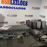 LOTE 093 - 03 SWITCHES, 02 ANTENAS DIGITAL PHILIPS, 01 CAIXA COM 12 HEADSATS, 01 BASE DE LIQUIDIFICADOR E VÁRIAS CAIXINHAS DE SOM. (NO ESTADO) ATENÇÃO! FAZER A VISITAÇÃO ANTES DE ARREMATAR, NÃO SABEMOS SE FUNCIONA. LEILÃO NÃO TEM GARANTIA E NEM DEVOLUÇÃO, SUJEITO A POSSÍVEIS AVARIAS VISÍVEIS/OCULTAS E/OU AUSÊNCIA DE COMPONENTES.