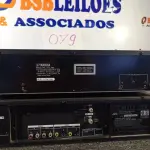 LOTE 079 - 01 DISC PLAYER CDC-585 YAMAHA E 01 APARELHO DE VIDEO CASSETE HR-S7100U JVC. (NO ESTADO) ATENÇÃO! FAZER A VISITAÇÃO ANTES DE ARREMATAR, NÃO SABEMOS SE FUNCIONA. LEILÃO NÃO TEM GARANTIA E NEM DEVOLUÇÃO, SUJEITO A POSSÍVEIS AVARIAS VISÍVEIS/OCULTAS E/OU AUSÊNCIA DE COMPONENTES.