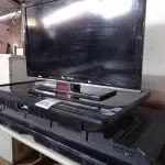 LOTE 271 - 04 TV'S PARA RETIRADA DE PEÇAS. (NO ESTADO) ATENÇÃO! FAZER A VISITAÇÃO ANTES DE ARREMATAR, NÃO SABEMOS SE FUNCIONA. LEILÃO NÃO TEM GARANTIA E NEM DEVOLUÇÃO, SUJEITO A POSSÍVEIS AVARIAS VISÍVEIS/OCULTAS E/OU AUSÊNCIA DE COMPONENTES.
