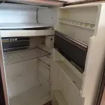 LOTE 226 - 02 GELADEIRAS COM AVARIAS. (NO ESTADO) ATENÇÃO! FAZER A VISITAÇÃO ANTES DE ARREMATAR, NÃO SABEMOS SE FUNCIONA. LEILÃO NÃO TEM GARANTIA E NEM DEVOLUÇÃO, SUJEITO A POSSÍVEIS AVARIAS VISÍVEIS/OCULTAS E/OU AUSÊNCIA DE COMPONENTES.