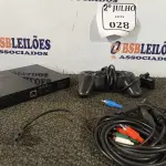 LOTE 028 - 01 PLAYSTATIOS2 COM 01 CONTROLE E FONTE, MODELO:SCPH90010 MARCA SONY. (NO ESTADO) ATENÇÃO! FAZER A VISITAÇÃO ANTES DE ARREMATAR, NÃO SABEMOS SE FUNCIONA. LEILÃO NÃO TEM GARANTIA E NEM DEVOLUÇÃO, SUJEITO A POSSÍVEIS AVARIAS VISÍVEIS/OCULTAS E/OU AUSÊNCIA DE COMPONENTES.