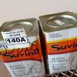 LOTE 140 - 02 LATAS DE MASSA CORRIDA PARA PAREDES INTERIOR CONTENDO 28KG CADA MARCA SUVINIL (NO ESTADO) ATENÇÃO! FAZER A VISITAÇÃO ANTES DE ARREMATAR, NÃO SABEMOS SE FUNCIONA. LEILÃO NÃO TEM GARANTIA E NEM DEVOLUÇÃO, SUJEITO A POSSÍVEIS AVARIAS VISÍVEIS/OCULTAS E/OU AUSÊNCIA DE COMPONENTES.