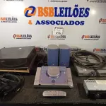 LOTE 296 - 01 TOCA DISCO ,01 APARELHO DE DVD , 01SOM PARA CARRO ,01SOM COM 02 CAIXAS E CABOS (NO ESTADO) ATENÇÃO! FAZER A VISITAÇÃO ANTES DE ARREMATAR, NÃO SABEMOS SE FUNCIONA. LEILÃO NÃO TEM GARANTIA E NEM DEVOLUÇÃO, SUJEITO A POSSÍVEIS AVARIAS VISÍVEIS/OCULTAS E/OU AUSÊNCIA DE COMPONENTES.