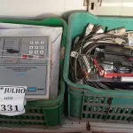 LOTE 331 - 03 CAIXA COM CABOS DIVERSOS E PERIFÉRICOS DIVERSOS (NO ESTADO) ATENÇÃO! FAZER A VISITAÇÃO ANTES DE ARREMATAR, NÃO SABEMOS SE FUNCIONA. LEILÃO NÃO TEM GARANTIA E NEM DEVOLUÇÃO, SUJEITO A POSSÍVEIS AVARIAS VISÍVEIS/OCULTAS E/OU AUSÊNCIA DE COMPONENTES.