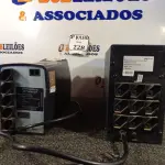 LOTE 228 - 02 NOBREAKS (NO ESTADO) ATENÇÃO! FAZER A VISITAÇÃO ANTES DE ARREMATAR, NÃO SABEMOS SE FUNCIONA. LEILÃO NÃO TEM GARANTIA E NEM DEVOLUÇÃO, SUJEITO A POSSÍVEIS AVARIAS VISÍVEIS/OCULTAS E/OU AUSÊNCIA DE COMPONENTES.