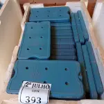 LOTE 324 - 02 CAIXAS COM GELO REUTILIZÁVEL (NO ESTADO) ATENÇÃO! FAZER A VISITAÇÃO ANTES DE ARREMATAR, NÃO SABEMOS SE FUNCIONA. LEILÃO NÃO TEM GARANTIA E NEM DEVOLUÇÃO, SUJEITO A POSSÍVEIS AVARIAS VISÍVEIS/OCULTAS E/OU AUSÊNCIA DE COMPONENTES.