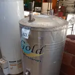 LOTE 421 - 01 AQUECEDOR BOILER (NO ESTADO) ATENÇÃO! FAZER A VISITAÇÃO ANTES DE ARREMATAR, NÃO SABEMOS SE FUNCIONA. LEILÃO NÃO TEM GARANTIA E NEM DEVOLUÇÃO, SUJEITO A POSSÍVEIS AVARIAS VISÍVEIS/OCULTAS E/OU AUSÊNCIA DE COMPONENTES.