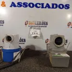 LOTE 211 - 02 AQUECEDORES UNIVERSAIS 220V (NO ESTADO) ATENÇÃO! FAZER A VISITAÇÃO ANTES DE ARREMATAR, NÃO SABEMOS SE FUNCIONA. LEILÃO NÃO TEM GARANTIA E NEM DEVOLUÇÃO, SUJEITO A POSSÍVEIS AVARIAS VISÍVEIS/OCULTAS E/OU AUSÊNCIA DE COMPONENTES.