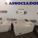 LOTE 283 - 01 IMPRESSORA PARA ETIQUETAS E 01 IMPRESSORA NÃO FISCAL TÉRMICA (NO ESTADO) ATENÇÃO! FAZER A VISITAÇÃO ANTES DE ARREMATAR, NÃO SABEMOS SE FUNCIONA. LEILÃO NÃO TEM GARANTIA E NEM DEVOLUÇÃO, SUJEITO A POSSÍVEIS AVARIAS VISÍVEIS/OCULTAS E/OU AUSÊNCIA DE COMPONENTES.
