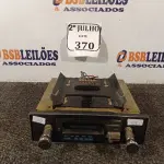 LOTE 370 - 01 RADIO TAPE ANTIGO (NO ESTADO) ATENÇÃO! FAZER A VISITAÇÃO ANTES DE ARREMATAR, NÃO SABEMOS SE FUNCIONA. LEILÃO NÃO TEM GARANTIA E NEM DEVOLUÇÃO, SUJEITO A POSSÍVEIS AVARIAS VISÍVEIS/OCULTAS E/OU AUSÊNCIA DE COMPONENTES.