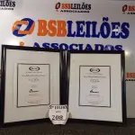 LOTE 208 - 02 QUADROS PARA FOTOGRAFIA (NO ESTADO) ATENÇÃO! FAZER A VISITAÇÃO ANTES DE ARREMATAR, NÃO SABEMOS SE FUNCIONA. LEILÃO NÃO TEM GARANTIA E NEM DEVOLUÇÃO, SUJEITO A POSSÍVEIS AVARIAS VISÍVEIS/OCULTAS E/OU AUSÊNCIA DE COMPONENTES.