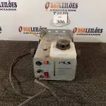 LOTE 306 - 01 MÁQUINA DE FUMAÇA PLS (NO ESTADO) ATENÇÃO! FAZER A VISITAÇÃO ANTES DE ARREMATAR, NÃO SABEMOS SE FUNCIONA. LEILÃO NÃO TEM GARANTIA E NEM DEVOLUÇÃO, SUJEITO A POSSÍVEIS AVARIAS VISÍVEIS/OCULTAS E/OU AUSÊNCIA DE COMPONENTES.