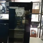 LOTE 175 - 01 ADEGA MARCA CADENCE BIVOLTS (NO ESTADO) ATENÇÃO! FAZER A VISITAÇÃO ANTES DE ARREMATAR, NÃO SABEMOS SE FUNCIONA. LEILÃO NÃO TEM GARANTIA E NEM DEVOLUÇÃO, SUJEITO A POSSÍVEIS AVARIAS VISÍVEIS/OCULTAS E/OU AUSÊNCIA DE COMPONENTES.