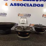 LOTE 351 - 01 ALTO-FALANTE DE 10” E 02 ALTO-FALANTES 69 (NO ESTADO) ATENÇÃO! FAZER A VISITAÇÃO ANTES DE ARREMATAR, NÃO SABEMOS SE FUNCIONA. LEILÃO NÃO TEM GARANTIA E NEM DEVOLUÇÃO, SUJEITO A POSSÍVEIS AVARIAS VISÍVEIS/OCULTAS E/OU AUSÊNCIA DE COMPONENTES.