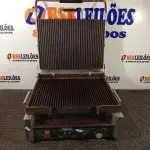 LOTE 320 - 01 CHAPA  PANINI SUPREMO GRILL FRISADA WARING 230V - WPG250BZL. (NO ESTADO) ATENÇÃO! FAZER A VISITAÇÃO ANTES DE ARREMATAR, NÃO SABEMOS SE FUNCIONA. LEILÃO NÃO TEM GARANTIA E NEM DEVOLUÇÃO, SUJEITO A POSSÍVEIS AVARIAS VISÍVEIS/OCULTAS E/OU AUSÊNCIA DE COMPONENTES.