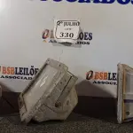 LOTE 330 - 03 REFLETORES (NO ESTADO) ATENÇÃO! FAZER A VISITAÇÃO ANTES DE ARREMATAR, NÃO SABEMOS SE FUNCIONA. LEILÃO NÃO TEM GARANTIA E NEM DEVOLUÇÃO, SUJEITO A POSSÍVEIS AVARIAS VISÍVEIS/OCULTAS E/OU AUSÊNCIA DE COMPONENTES.