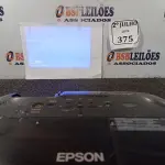 LOTE 375 - 01 PROJETOR EPSON HDMI (NO ESTADO) ATENÇÃO! FAZER A VISITAÇÃO ANTES DE ARREMATAR, NÃO SABEMOS SE FUNCIONA. LEILÃO NÃO TEM GARANTIA E NEM DEVOLUÇÃO, SUJEITO A POSSÍVEIS AVARIAS VISÍVEIS/OCULTAS E/OU AUSÊNCIA DE COMPONENTES.