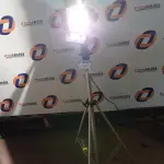 LOTE 259 - 01 TRIPÉ COM LÂMPADA 220V PARA STUDIO (NO ESTADO) ATENÇÃO! FAZER A VISITAÇÃO ANTES DE ARREMATAR, NÃO SABEMOS SE FUNCIONA. LEILÃO NÃO TEM GARANTIA E NEM DEVOLUÇÃO, SUJEITO A POSSÍVEIS AVARIAS VISÍVEIS/OCULTAS E/OU AUSÊNCIA DE COMPONENTES.
