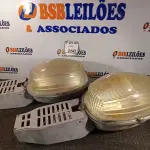 LOTE 168 - 02 LUMINÁRIAS PARA POSTE (NO ESTADO) ATENÇÃO! FAZER A VISITAÇÃO ANTES DE ARREMATAR, NÃO SABEMOS SE FUNCIONA. LEILÃO NÃO TEM GARANTIA E NEM DEVOLUÇÃO, SUJEITO A POSSÍVEIS AVARIAS VISÍVEIS/OCULTAS E/OU AUSÊNCIA DE COMPONENTES.