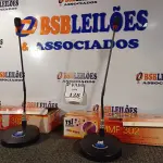 LOTE 138 - 02 MICROFONES DE MESA PROFISSIONAL MMF 302. (NO ESTADO) ATENÇÃO! FAZER A VISITAÇÃO ANTES DE ARREMATAR, NÃO SABEMOS SE FUNCIONA. LEILÃO NÃO TEM GARANTIA E NEM DEVOLUÇÃO, SUJEITO A POSSÍVEIS AVARIAS VISÍVEIS/OCULTAS E/OU AUSÊNCIA DE COMPONENTES.