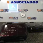 LOTE 197 - 02 PROJETORES MARCA EPSON COM HDMI (NO ESTADO) ATENÇÃO! FAZER A VISITAÇÃO ANTES DE ARREMATAR, NÃO SABEMOS SE FUNCIONA. LEILÃO NÃO TEM GARANTIA E NEM DEVOLUÇÃO, SUJEITO A POSSÍVEIS AVARIAS VISÍVEIS/OCULTAS E/OU AUSÊNCIA DE COMPONENTES.