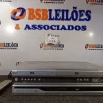 LOTE 134 - 02 DVDS MARCA LG E 04 VÍDEOS CASSETES MARCAS E MODELOS DIVERSOS. (NO ESTADO) ATENÇÃO! FAZER A VISITAÇÃO ANTES DE ARREMATAR, NÃO SABEMOS SE FUNCIONA. LEILÃO NÃO TEM GARANTIA E NEM DEVOLUÇÃO, SUJEITO A POSSÍVEIS AVARIAS VISÍVEIS/OCULTAS E/OU AUSÊNCIA DE COMPONENTES.