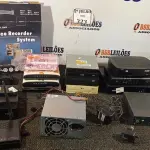 LOTE 323 - 01 LOTE DE MATERIAIS ELETRÔNICOS DIVERSOS (NO ESTADO) ATENÇÃO! FAZER A VISITAÇÃO ANTES DE ARREMATAR, NÃO SABEMOS SE FUNCIONA. LEILÃO NÃO TEM GARANTIA E NEM DEVOLUÇÃO, SUJEITO A POSSÍVEIS AVARIAS VISÍVEIS/OCULTAS E/OU AUSÊNCIA DE COMPONENTES.