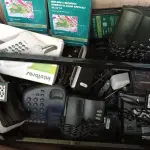 LOTE 303 - 01 CAIXAS COM VÁRIOS APARELHOS TELEFÔNICO FIXO (NO ESTADO) ATENÇÃO! FAZER A VISITAÇÃO ANTES DE ARREMATAR, NÃO SABEMOS SE FUNCIONA. LEILÃO NÃO TEM GARANTIA E NEM DEVOLUÇÃO, SUJEITO A POSSÍVEIS AVARIAS VISÍVEIS/OCULTAS E/OU AUSÊNCIA DE COMPONENTES.