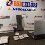 LOTE 353 - 01 NOTEBOOK ,01 HD PC DE 1TB ,01CASE PARA HD ,01 IMPRESSORA PORTÁTIL ,05 HD DE NOTEBOOKS (NO ESTADO) ATENÇÃO! FAZER A VISITAÇÃO ANTES DE ARREMATAR, NÃO SABEMOS SE FUNCIONA. LEILÃO NÃO TEM GARANTIA E NEM DEVOLUÇÃO, SUJEITO A POSSÍVEIS AVARIAS VISÍVEIS/OCULTAS E/OU AUSÊNCIA DE COMPONENTES.