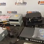 LOTE 323 - 01 LOTE DE MATERIAIS ELETRÔNICOS DIVERSOS (NO ESTADO) ATENÇÃO! FAZER A VISITAÇÃO ANTES DE ARREMATAR, NÃO SABEMOS SE FUNCIONA. LEILÃO NÃO TEM GARANTIA E NEM DEVOLUÇÃO, SUJEITO A POSSÍVEIS AVARIAS VISÍVEIS/OCULTAS E/OU AUSÊNCIA DE COMPONENTES.