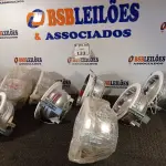 LOTE 133 - 08 LUMINÁRIAS. (NO ESTADO) ATENÇÃO! FAZER A VISITAÇÃO ANTES DE ARREMATAR, NÃO SABEMOS SE FUNCIONA. LEILÃO NÃO TEM GARANTIA E NEM DEVOLUÇÃO, SUJEITO A POSSÍVEIS AVARIAS VISÍVEIS/OCULTAS E/OU AUSÊNCIA DE COMPONENTES.