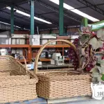 LOTE 308 - 03 CESTOS, 01 BALDE EM MADEIRA COM UVAS PARA DECORAÇÃO (NO ESTADO) ATENÇÃO! FAZER A VISITAÇÃO ANTES DE ARREMATAR, NÃO SABEMOS SE FUNCIONA. LEILÃO NÃO TEM GARANTIA E NEM DEVOLUÇÃO, SUJEITO A POSSÍVEIS AVARIAS VISÍVEIS/OCULTAS E/OU AUSÊNCIA DE COMPONENTES.